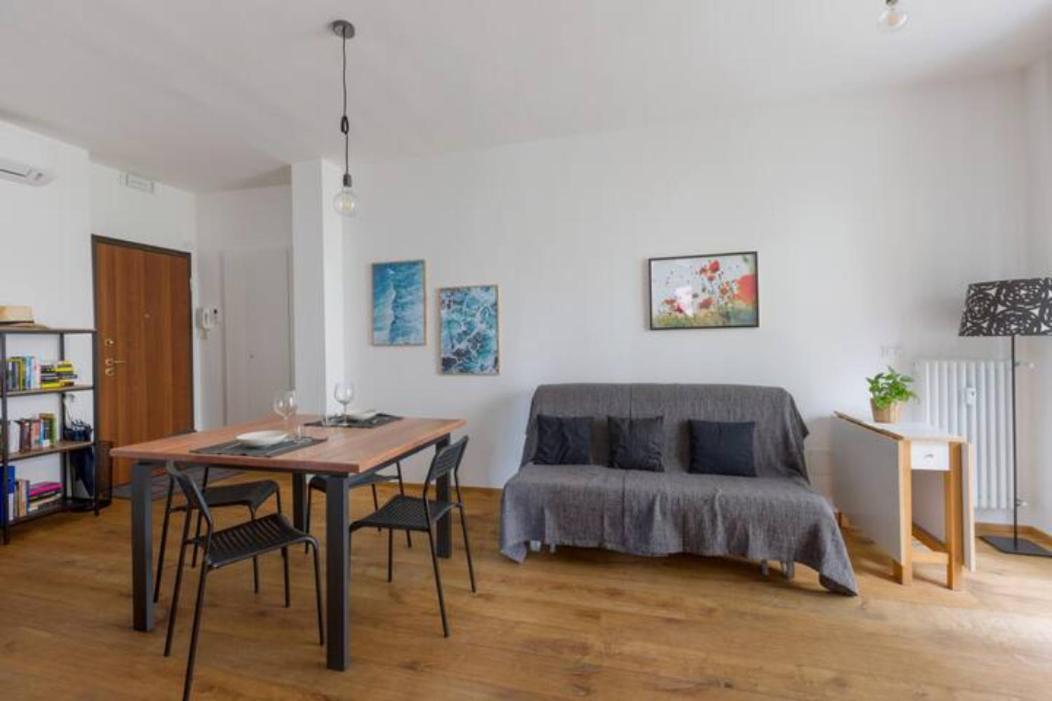 Life & Mico Cosy And Functional Apartment